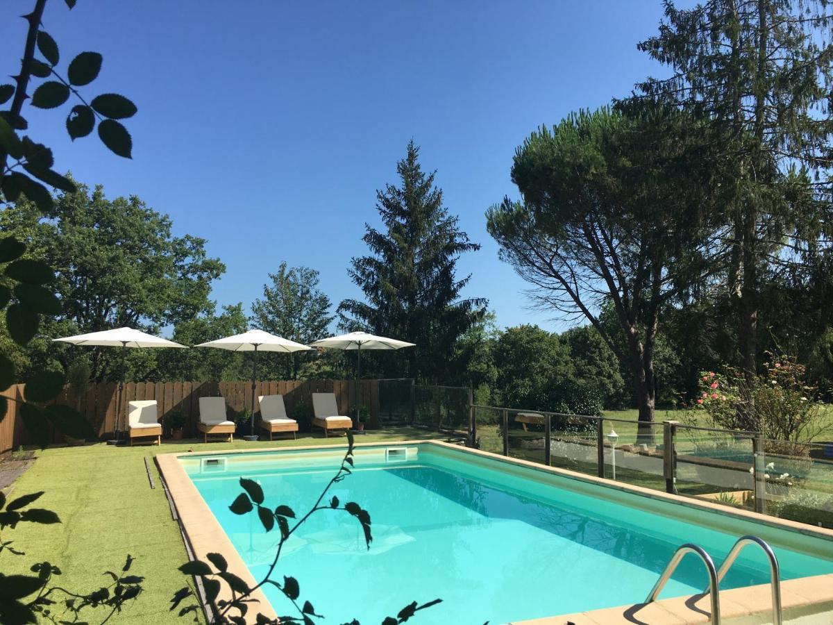 Gite Dordogne Perigord Hautefort Buitenkant foto